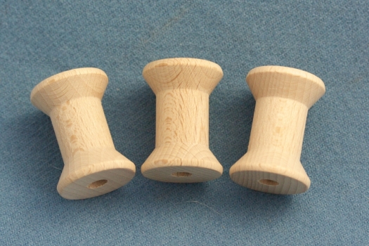 Garnspule Buchenholz, moderne Form