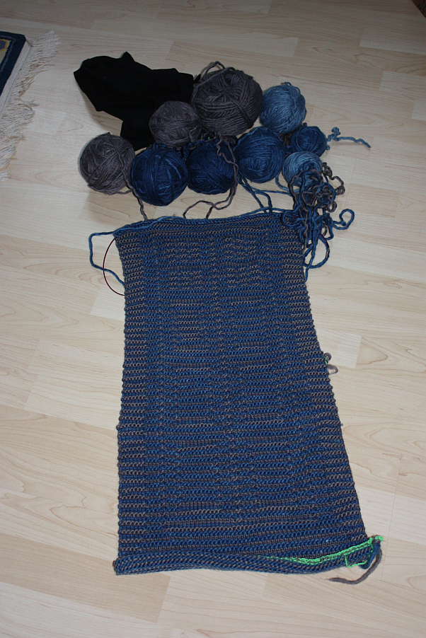 The Tardis knit, seen from above...